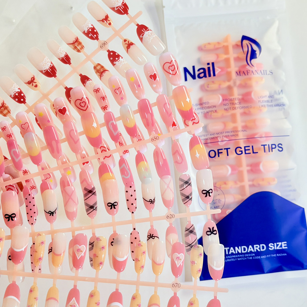 Nail Art Ombre - 150Pcs/Bag Valentine's Day French Almond Fake